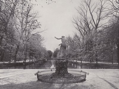 Im Tiergarten ، Goldfischteich (صورة b / w) بواسطة مصور فوتوغرافي ألماني