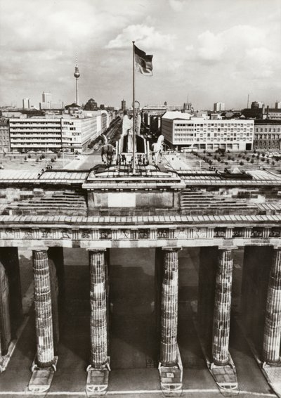 Protected by secure frontiers, the construction of the GDR capital is going on (b/w photo) بواسطة مصور فوتوغرافي ألماني