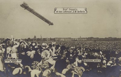 Zeppelin LZ III flying over Berlin بواسطة مصور فوتوغرافي ألماني
