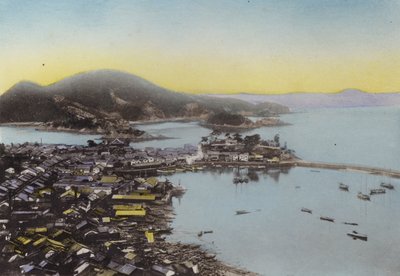 اليابان ، حوالي عام 1912: تومو في مقاطعة بينغو في البحر الداخلي ؛ ميناء بحري صغير يشتهر بجماله (صورة) بواسطة مصور فوتوغرافي ياباني