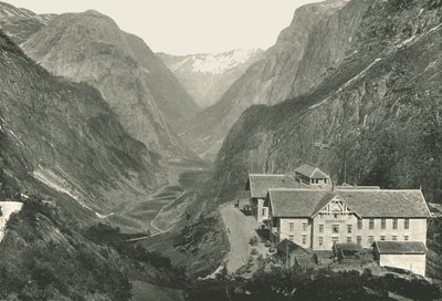 الوادي والفندق ، ستالهايم ، النرويج ، 1895. بواسطة شركة بولتون وشركاه