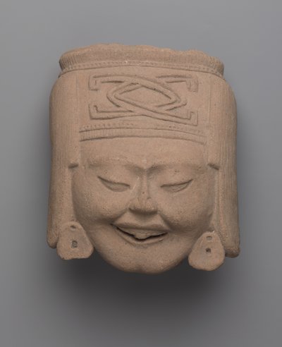 رأس امرأة تضحك ، توتوناك (سيراميك) بواسطة Pre Columbian