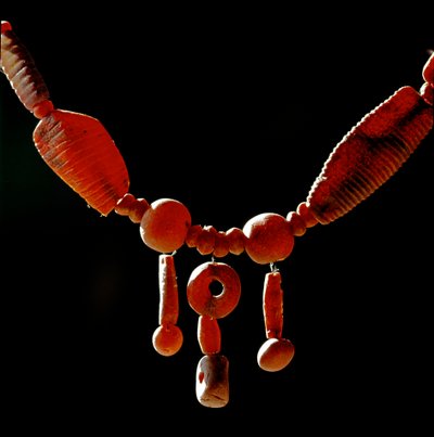 عصور ما قبل التاريخ ، ثقافة protovillanovian (أو Villanova): مقبرة العنبر من Poggio La Pozza ، Allumiere ، لاتسيو. روما ، المتحف الوطني لويجي بيجوريني للإثنوغرافيا عصور ما قبل التاريخ بواسطة عصور ما قبل التاريخ