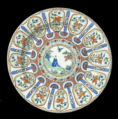 طبق إماري كبير ، فترة كانغشي ، 1662-1722 (بورسلين) بواسطة اسرة تشينغ الصينية