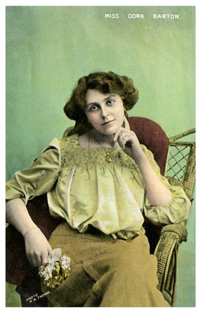 دورا بارتون ، ممثلة بريطانية ، 1905-1919. بواسطة آر دبليو توماس