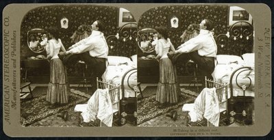 بطاقة مجسمة تصور امرأة ترتدي مشدًا ، نشرتها شركة American Stereoscopic بواسطة راي يونغ