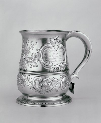 كوب بمقبض ، 1740-41 ، مطارد ومحفور c.1845 (فضي) بواسطة ريتشارد وكوك ، توماس جورني