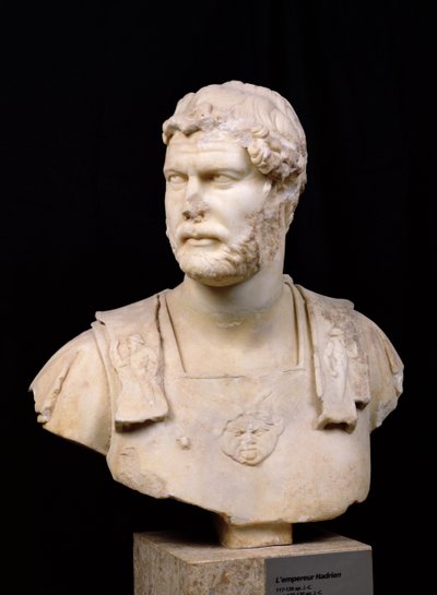 تم العثور على تمثال نصفي للإمبراطور هادريان (76-138) في جزيرة كريت (الرخام) بواسطة Roman
