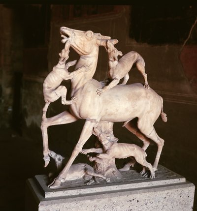 هجوم الغزلان من قبل الكلاب ، من بيت الأيل (الرخام) بواسطة Roman