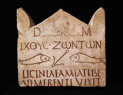 Funeral stele of Licinia Amias (marble) بواسطة رواية