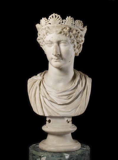 رأس Agrippina Minor مع إكليل (رخام) بواسطة رواية