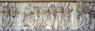 موكب الكهنة ، الجدار الشمالي لأرا باسيس (رخام) بواسطة Roman