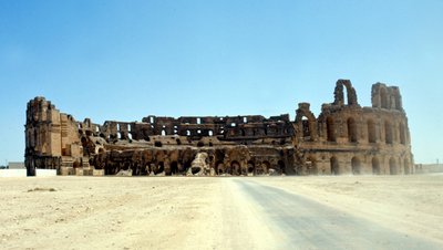 المدرج الروماني للجم ، تونس. بواسطة رواية
