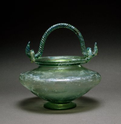 Roman art: biconic vase. 1st century AD. From La Antigua Diam. 12 cm Museo Nacional de Arte Romano Merida, Spain بواسطة رواية