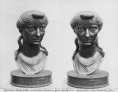 منظران لتمثال من ليفيا (58 ق.م - 29 م) (برونز) بواسطة Roman