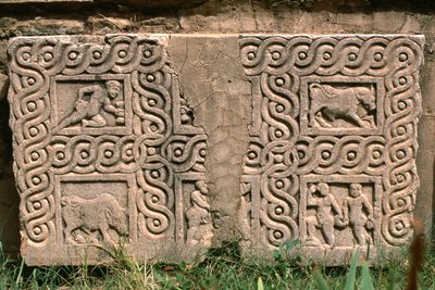 قطعة معمارية بزخرفة منحوتة ، العصر الإمبراطوري العالي (27 ق.م - 395 م) (انظر التفاصيل 267012) بواسطة الفترة الإمبراطورية الرومانية