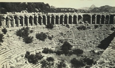 المدرج الروماني (صورة b / w) بواسطة رومان رومان
