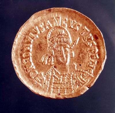 رومولوس أوغستول ، باللاتينية Flavius Romulus Augustus (أو Romulus Augustulus (فيه). Romolo Augustolo) ، حوالي 460 - 511) ، آخر إمبراطور روماني في الغرب. صورة على عملة من القرن الخامس بواسطة رومان رومان