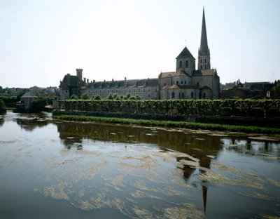 Romanesque art: view of the abbey of Saint-Savin-sur-Gartempe (Saint Savin sur Gartempe), founded in the 11th century. Saint Savin, Vienna بواسطة رومانيسك