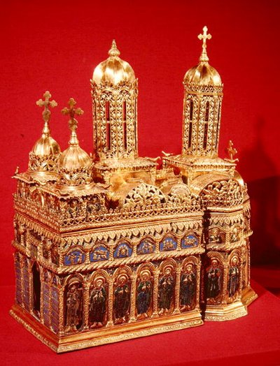 Kivotion ، من دير Hurezi ، مقاطعة Vilcea ، 1691-92 (الفضة المذهبة والمينا) بواسطة المدرسة الرومانية