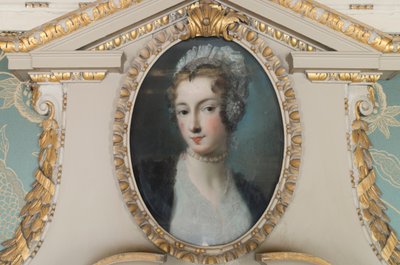 The Maid of the Inn (باستيل) بواسطة روزالبا جيوفانا كاريرا
