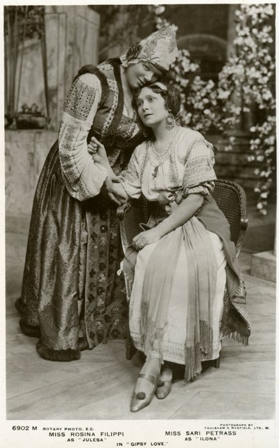 روزينا فيليبي وساري بيتراس ، الممثلات ، c1912. بواسطة صور الروتاري
