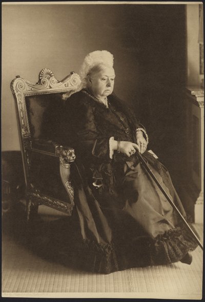 صورة للملكة فيكتوريا (صورة بالأبيض والأسود) بواسطة Russell & Sons Photography