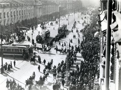مظاهرة في سان بطرسبرج ضد مذبحة لينا في سيبيريا ، أبريل 1912 بواسطة مصور روسي