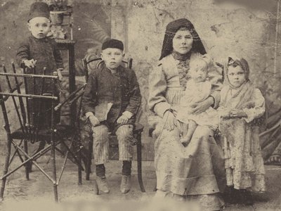عائلة قازان تتار ، حوالي 1900 (صورة بالأبيض والأسود) بواسطة مصور روسي