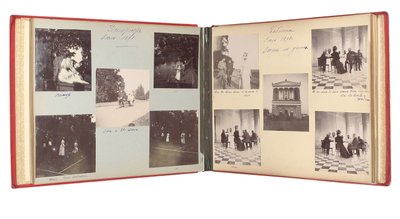 العائلة الإمبراطورية الروسية ، صفحة من ألبوم للصور ، حوالي 1897-99 (صورة بالأبيض والأسود) (انظر أيضًا 487673-80) بواسطة مصور روسي