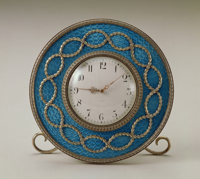 ساعة فابرجيه ، c. 1890 (مذهب فضي ومينا) بواسطة المدرسة الروسية