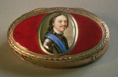 صندوق شم مع صورة مصغرة لبطرس الأكبر ، 1727 (ذهبي) بواسطة المدرسة الروسية