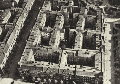 برلين: برلينر ميتسكاسيرنين ؛ منازل المسكن القديم (صورة b / w) بواسطة ساشا ستون