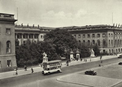 برلين: الجامعة ؛ جامعة (b / w photo) بواسطة ساشا ستون