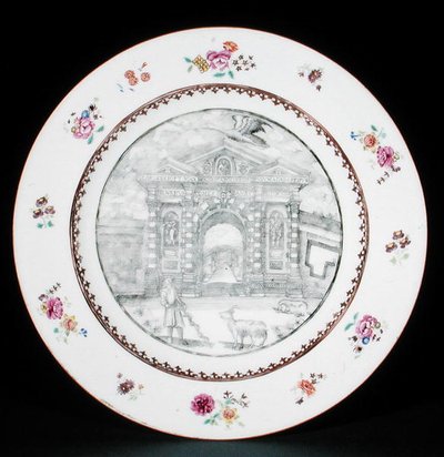 طبق عشاء مزخرف باللون الرمادي مع مينا روز فاميلي تصور جاكوب بوبارت (1599-1680) مع ماعز وكلب ، فترة تشيان لونغ (1736-95) (خزف) بواسطة المدرسة الصينية
