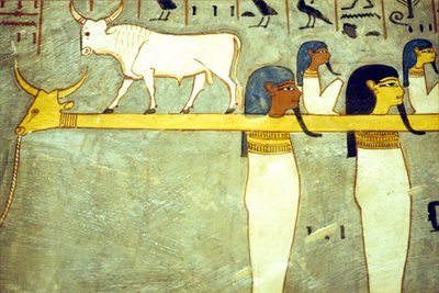 مصر القديمة، لوحة، آلهة العالم السفلي المربوطة بحتحور، البقرة الإلهية، سحب الباخرة الشمسية، قبر رعمسيس الأول، طيبة بواسطة المدرسة المصرية