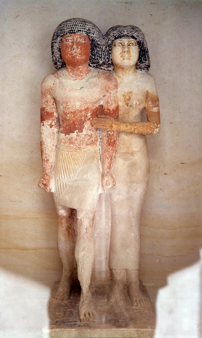 الأثري المصري: تمثال راحركا رئيس الكتبة وزوجته مرسنخ. تمثال من الحجر الجيري الملون. الأسرة الخامسة ، الإمبراطورية القديمة (حوالي 2700-2200 قبل الميلاد). خافت. 0،52 × 0،21 م. متحف اللوفر بواسطة المدرسة المصرية