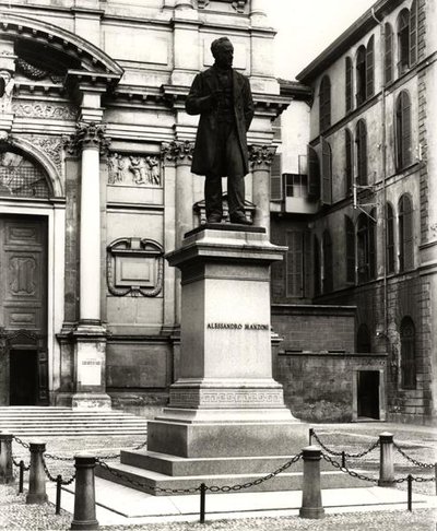نصب تذكاري لأليساندرو مانزوني (1785-1873) (برونزي) (صورة ب / ث) بواسطة المدرسة الايطالية