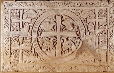لوحة Chancel ، إغلاق عنصر من جوقة الكنيسة. من لبنان. القرن الخامس - السادس الميلادي. خافت. 0،78 × 1،27 م. باريس ، متحف اللوفر بواسطة جون كونستابل