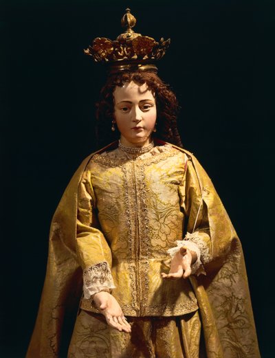Richly dressed statue of the Immaculate Conception, used in procession (wood) بواسطة مدرسة بيرو