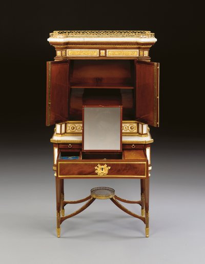 رخام أبيض روسي مثبت على الأورمولو ومن خشب الماهوجني bonheur du jour ، حوالي عام 1790 (Ormolu والرخام والماهوجني) بواسطة المدرسة الروسية