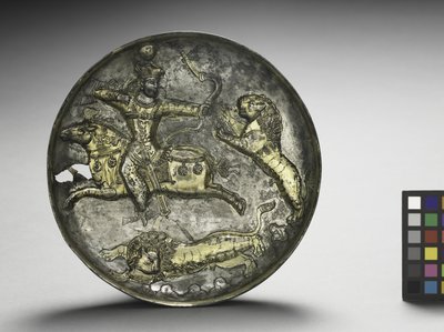 الطبق: أسود صيد هرمزد الثاني أو هرمزد الثالث ، 400-600 (فضي مذهب) بواسطة المدرسة الساسانية