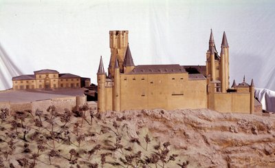 العمارة العسكرية: نموذج مصغر للكازار الملكي لسيغوفيا بناه الملك ألفونسو السادس ملك قشتالة. متحف مدريد للجيش. بواسطة مدرسة الاسبانية