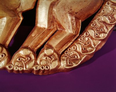 شعار الدرع على شكل نمر ، 700-650 قبل الميلاد (ذهبي ، كهرماني ومينا ملون) (تفاصيل 165769) بواسطة السيثيان