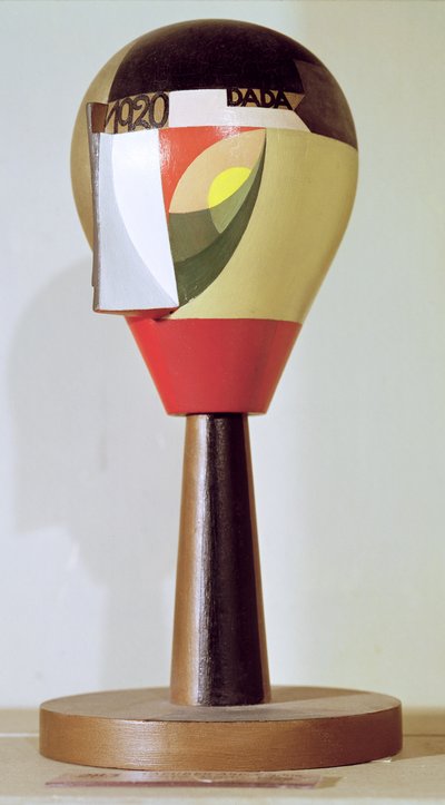 رأس دادا ، 1920 (خشب مطلي) بواسطة Sophie Taeuber Arp