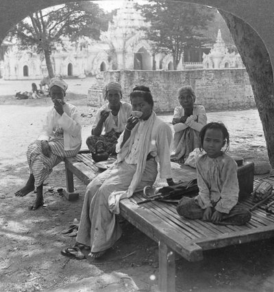 مشروب اجتماعي للقهوة ، ماندالاي ، بورما ، 1908. بواسطة شركة السفر ستيريو