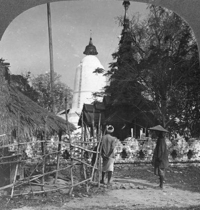 معبد على شكل مظلة ، بهامو ، بورما ، 1908 بواسطة شركة السفر ستيريو