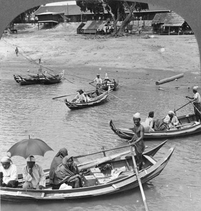 القوارب على نهر إيراوادي ، ساغاينغ ، بورما ، 1908 بواسطة شركة السفر ستيريو