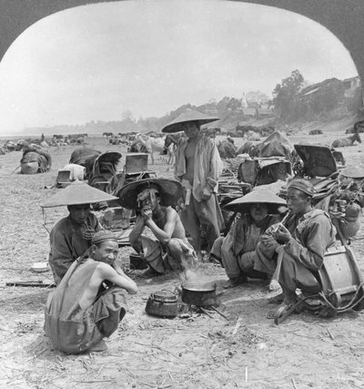قافلة في طريقها إلى معسكر الصين في بهامو ، بورما ، 1908 بواسطة شركة السفر ستيريو