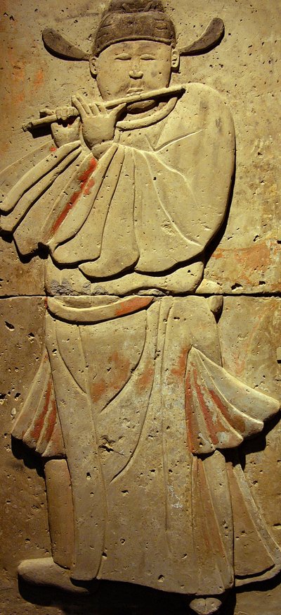 شاهدة من الطين مع الموسيقار ، أسرة تانغ بواسطة اسرة تانغ الصينية